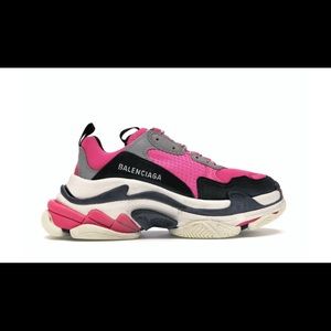 Balenciaga Triple S.